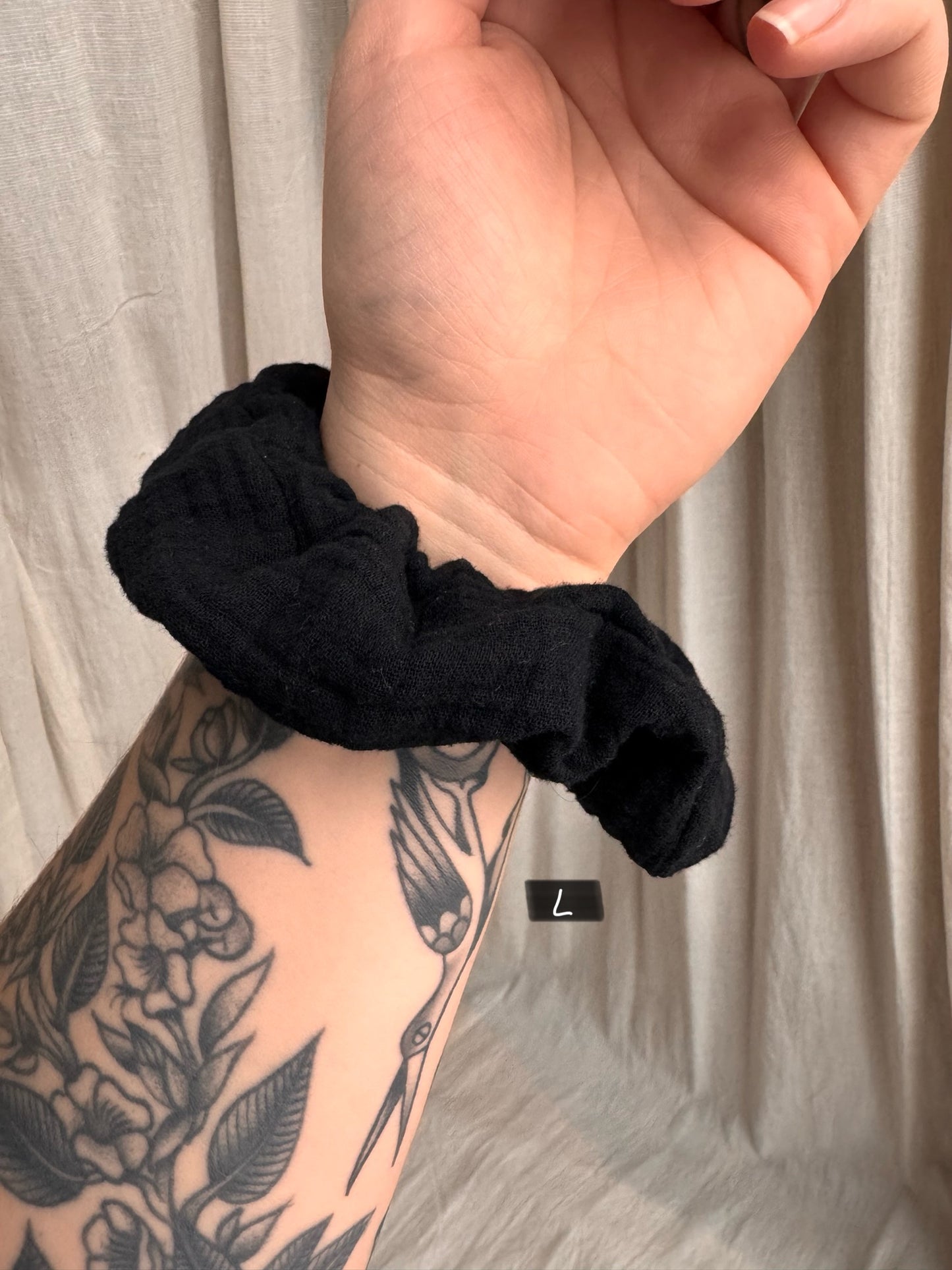 Scrunchie Musselin Schwarz