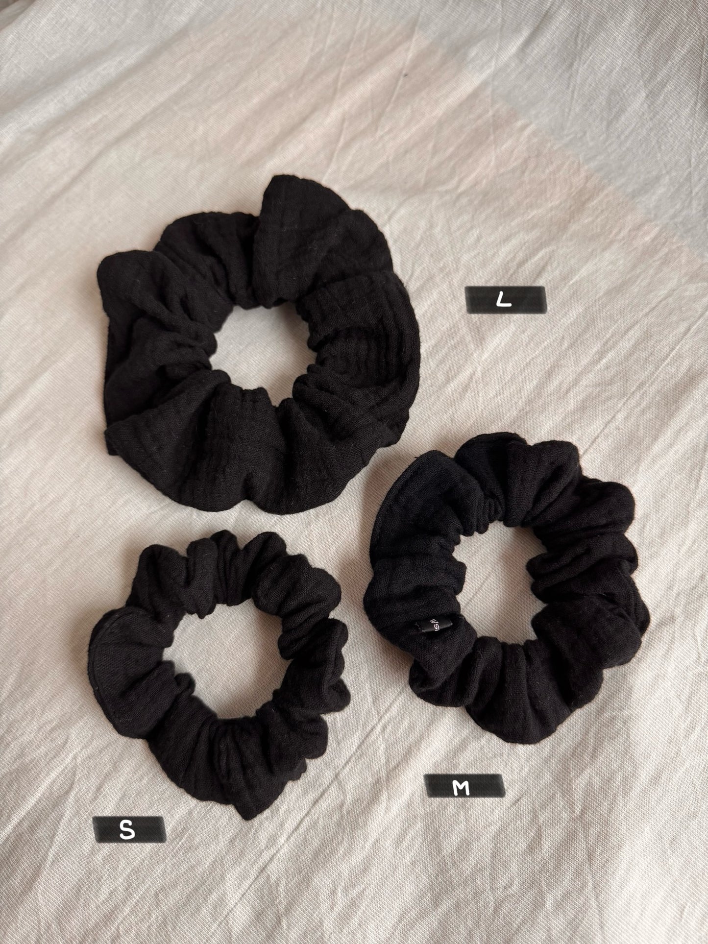Scrunchie Musselin Schwarz