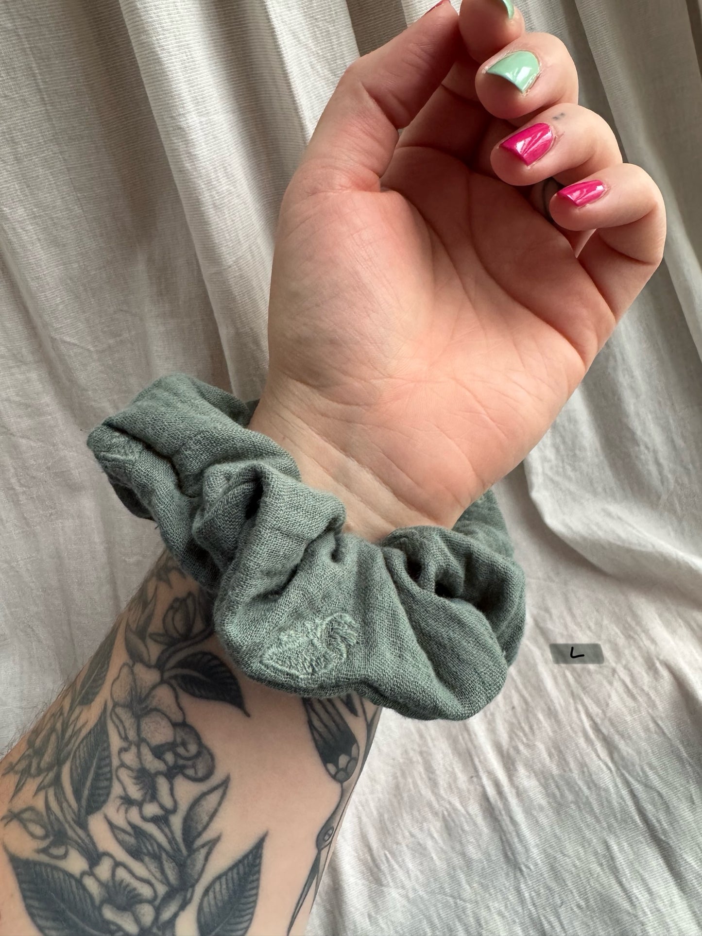 Scrunchie Musselin Dino‘s